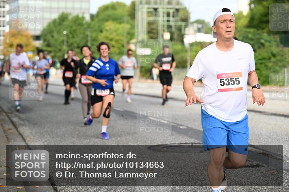 06.09.2026 - CURREX Alsterlauf Dr. Thomas Lammeyer http://msf.ph/oto/10134663 06.09.2026 10:00:07 Laufen 2677, 5355 meine-sportfotos.de