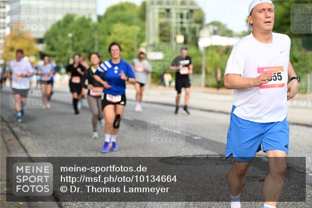 06.09.2026 - CURREX Alsterlauf Dr. Thomas Lammeyer http://msf.ph/oto/10134664 06.09.2026 10:00:07 Laufen 555 meine-sportfotos.de