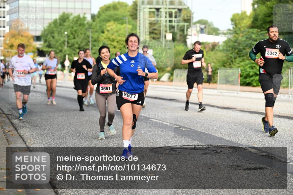 06.09.2026 - CURREX Alsterlauf Dr. Thomas Lammeyer http://msf.ph/oto/10134673 06.09.2026 10:00:08 Laufen 4945, 3100, 3651, 2677, 2042 meine-sportfotos.de