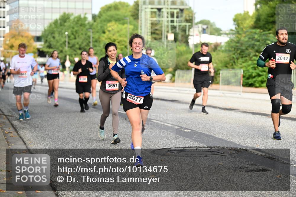 06.09.2026 - CURREX Alsterlauf Dr. Thomas Lammeyer http://msf.ph/oto/10134675 06.09.2026 10:00:08 Laufen 2943, 3100, 3651, 2677, 2042 meine-sportfotos.de