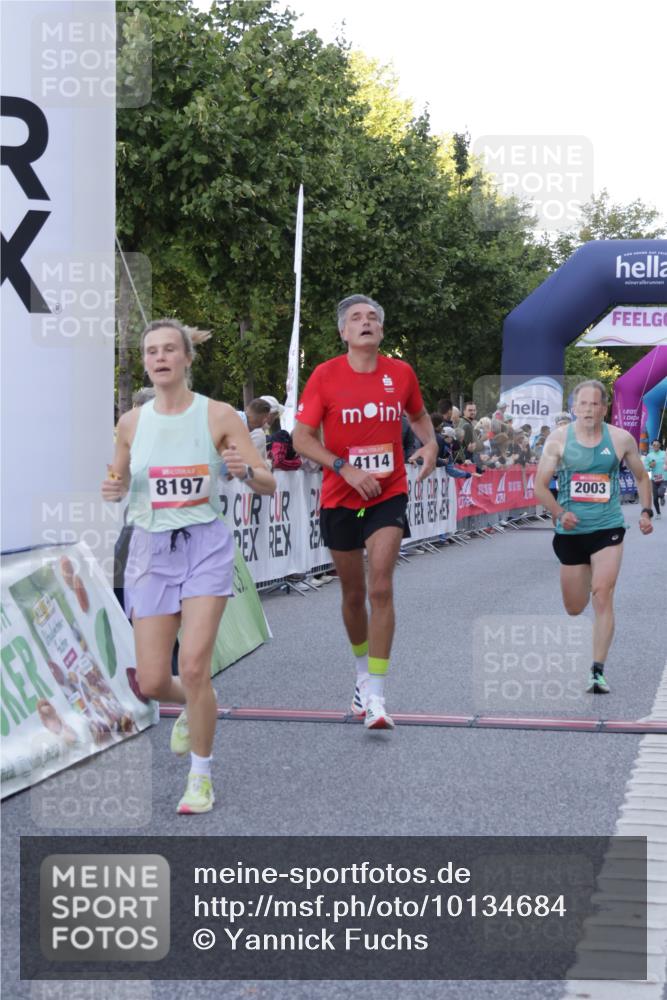 06.09.2026 - CURREX Alsterlauf Yannick Fuchs http://msf.ph/oto/10134684 06.09.2026 09:42:21 Ziel 2003, 4114, 4858, 5554, 5663, 5960, 5984, 6151, 6419, 6463, 8197 meine-sportfotos.de