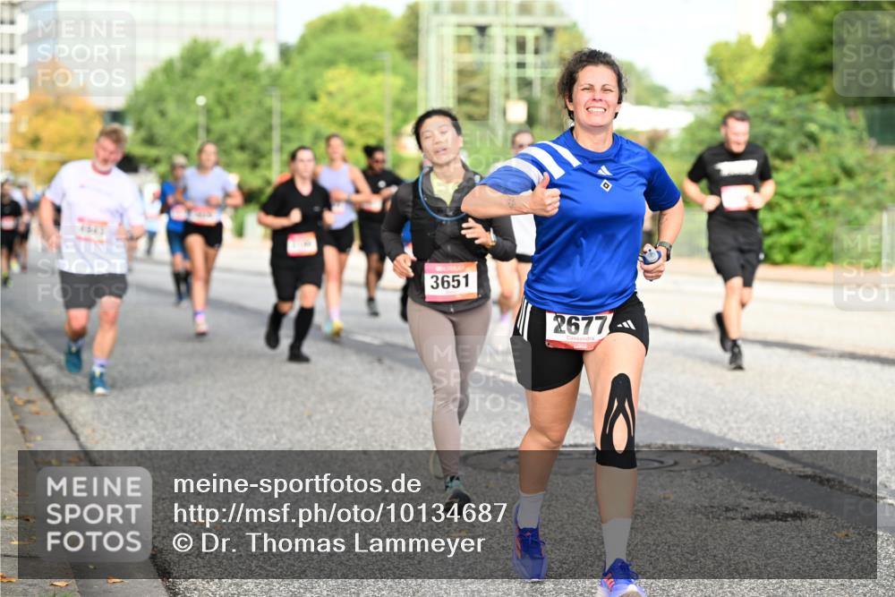 06.09.2026 - CURREX Alsterlauf Dr. Thomas Lammeyer http://msf.ph/oto/10134687 06.09.2026 10:00:09 Laufen 3651, 2677 meine-sportfotos.de