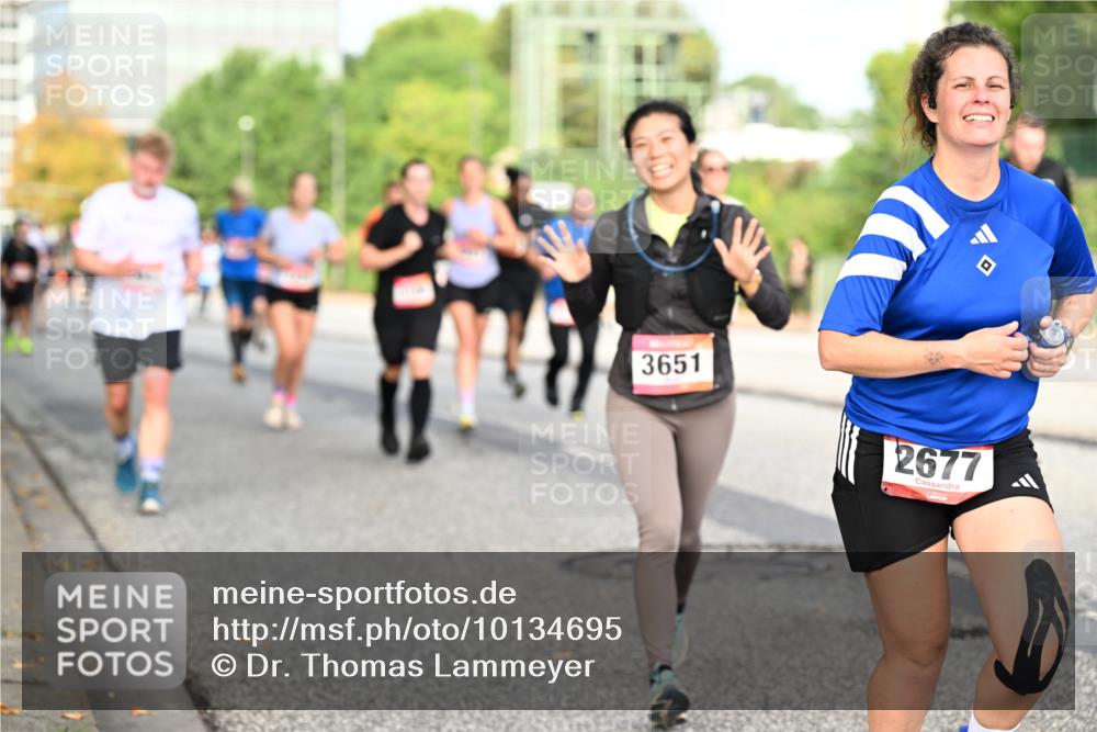 06.09.2026 - CURREX Alsterlauf Dr. Thomas Lammeyer http://msf.ph/oto/10134695 06.09.2026 10:00:10 Laufen 3651, 2677 meine-sportfotos.de