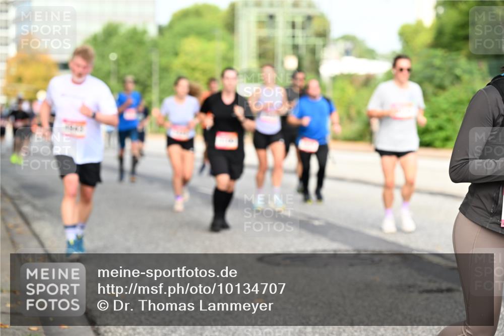 06.09.2026 - CURREX Alsterlauf Dr. Thomas Lammeyer http://msf.ph/oto/10134707 06.09.2026 10:00:11 Laufen  meine-sportfotos.de
