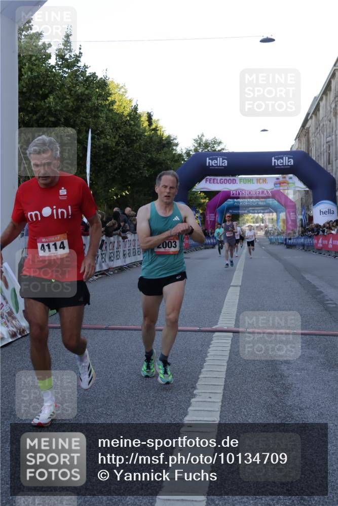 06.09.2026 - CURREX Alsterlauf Yannick Fuchs http://msf.ph/oto/10134709 06.09.2026 09:42:23 Ziel 2003, 4114, 4504, 4858, 5554, 5663, 5984, 6419, 6463, 8197 meine-sportfotos.de