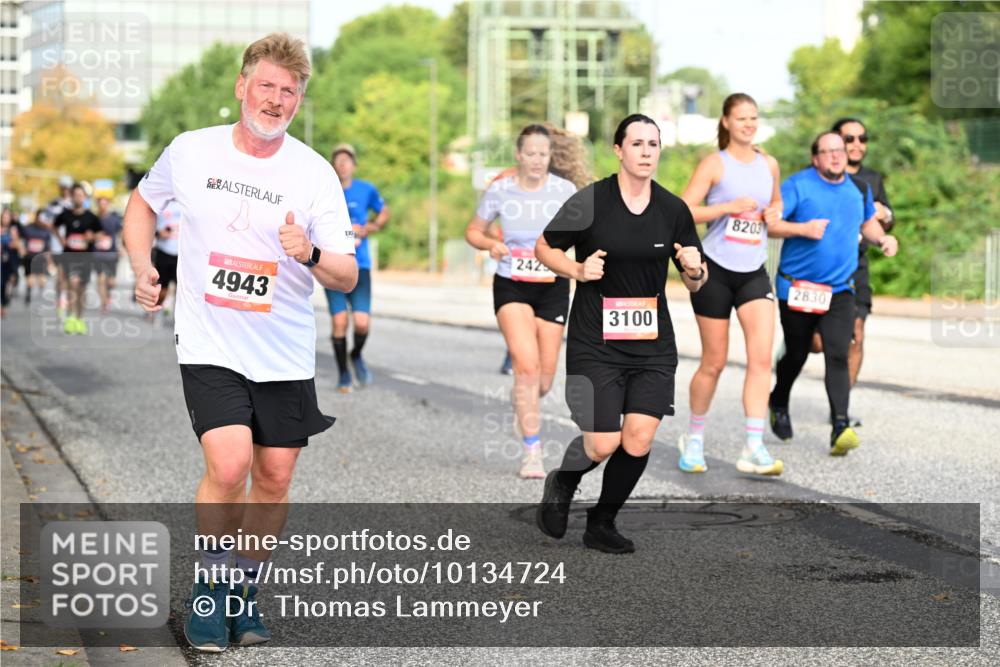 06.09.2026 - CURREX Alsterlauf Dr. Thomas Lammeyer http://msf.ph/oto/10134724 06.09.2026 10:00:12 Laufen 4943, 242, 3100, 8203, 2830 meine-sportfotos.de