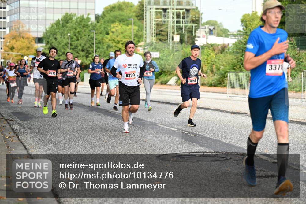 06.09.2026 - CURREX Alsterlauf Dr. Thomas Lammeyer http://msf.ph/oto/10134776 06.09.2026 10:00:16 Laufen 8275, 4495, 5330, 4972, 33784, 3059 meine-sportfotos.de