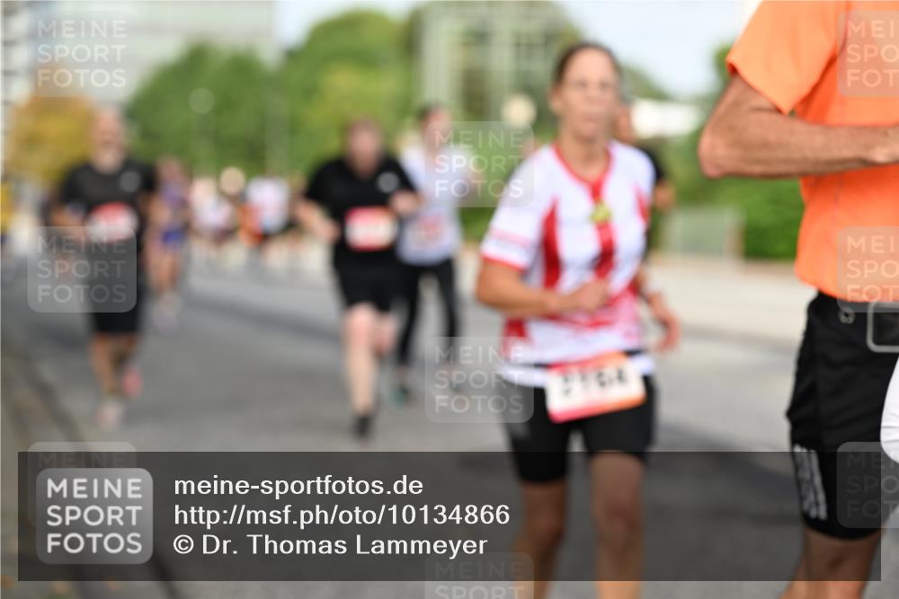 06.09.2026 - CURREX Alsterlauf Dr. Thomas Lammeyer http://msf.ph/oto/10134866 06.09.2026 10:00:27 Laufen  meine-sportfotos.de