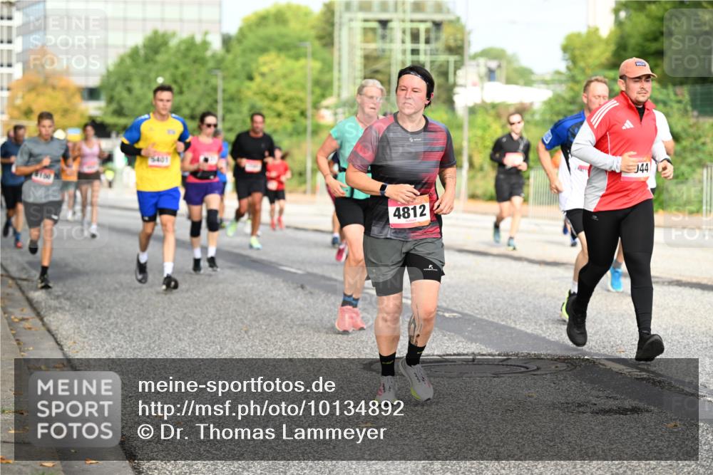 06.09.2026 - CURREX Alsterlauf Dr. Thomas Lammeyer http://msf.ph/oto/10134892 06.09.2026 10:00:35 Laufen 3186, 5401, 4812, 044 meine-sportfotos.de