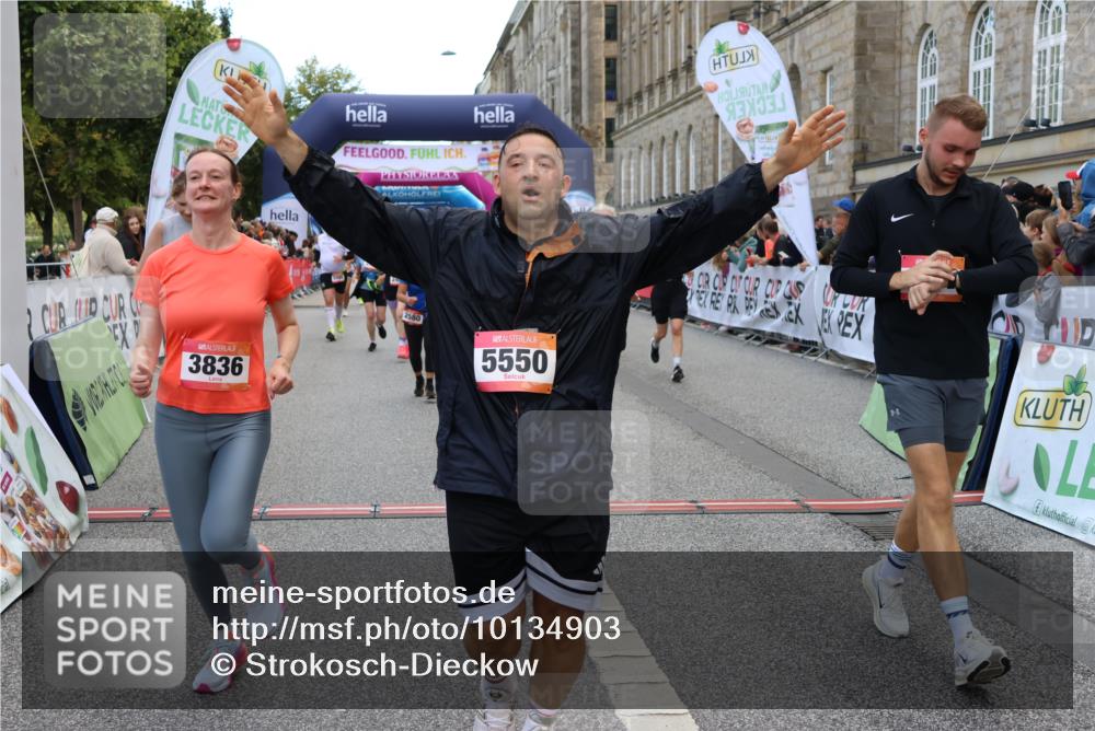 06.09.2026 - CURREX Alsterlauf Strokosch-Dieckow http://msf.ph/oto/10134903 06.09.2026 10:08:41 Ziel 2374, 2450, 2487, 2491, 2580, 3082, 3086, 3400, 3482, 3836, 3888, 3889, 4115, 4129, 4185, 4233, 4651, 5130, 5140, 5233, 5319, 5550, 5985, 8089 meine-sportfotos.de
