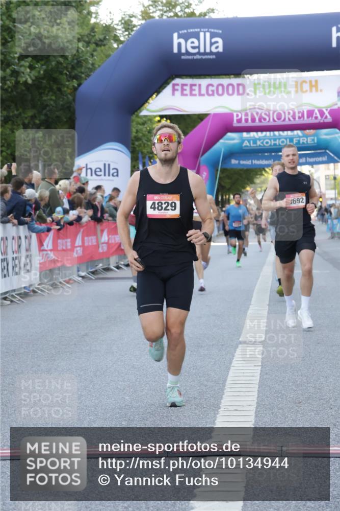 06.09.2026 - CURREX Alsterlauf Yannick Fuchs http://msf.ph/oto/10134944 06.09.2026 09:42:36 Ziel 2248, 3692, 4829, 5173, 5464, 5811, 6136, 6472 meine-sportfotos.de