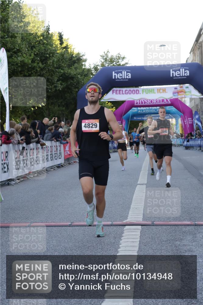 06.09.2026 - CURREX Alsterlauf Yannick Fuchs http://msf.ph/oto/10134948 06.09.2026 09:42:37 Ziel 2248, 3692, 4006, 4607, 4829, 5173, 5464, 5811, 6472 meine-sportfotos.de