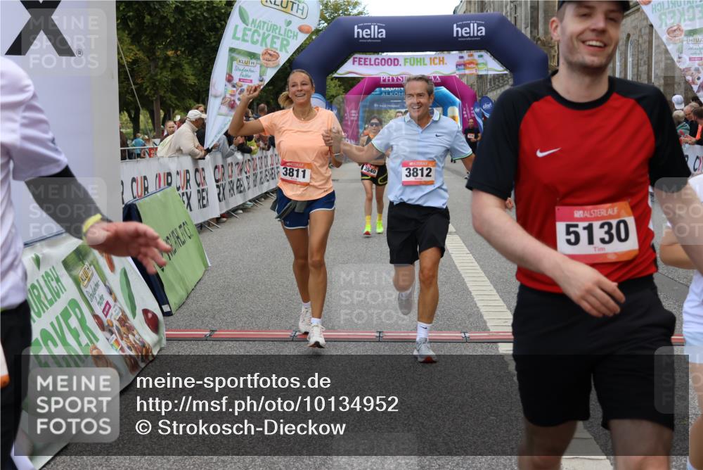 06.09.2026 - CURREX Alsterlauf Strokosch-Dieckow http://msf.ph/oto/10134952 06.09.2026 10:08:47 Ziel 2374, 2450, 2487, 2580, 3086, 3400, 3482, 3540, 3811, 3812, 3836, 4115, 4129, 4185, 4233, 4274, 4746, 5125, 5130, 5319, 5367, 5985, 8089 meine-sportfotos.de