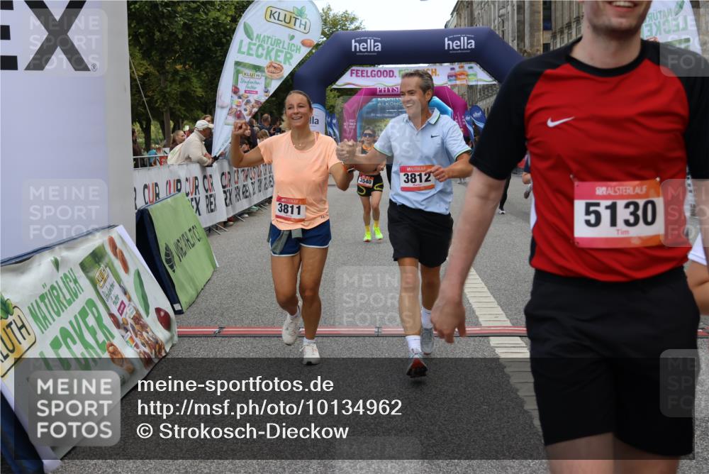 06.09.2026 - CURREX Alsterlauf Strokosch-Dieckow http://msf.ph/oto/10134962 06.09.2026 10:08:48 Ziel 2374, 2450, 2487, 2580, 3086, 3400, 3540, 3811, 3812, 4115, 4129, 4233, 4274, 4746, 5125, 5130, 5319, 5367, 5985, 8089 meine-sportfotos.de