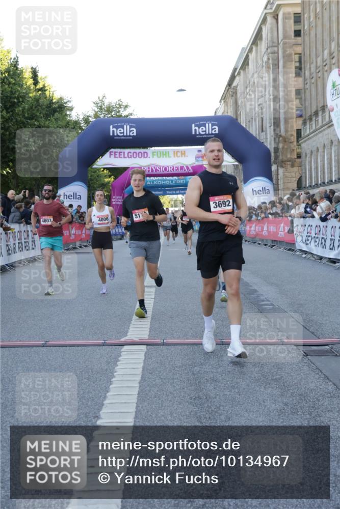 06.09.2026 - CURREX Alsterlauf Yannick Fuchs http://msf.ph/oto/10134967 06.09.2026 09:42:39 Ziel 3692, 4006, 4607, 4829, 5173, 5464, 5811 meine-sportfotos.de
