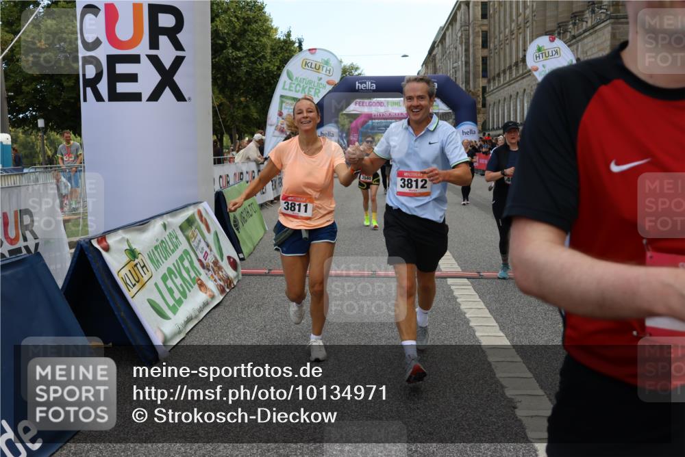 06.09.2026 - CURREX Alsterlauf Strokosch-Dieckow http://msf.ph/oto/10134971 06.09.2026 10:08:48 Ziel 2374, 2450, 2487, 2580, 3086, 3400, 3540, 3811, 3812, 4115, 4129, 4233, 4274, 4746, 5125, 5130, 5319, 5367, 5985, 8089 meine-sportfotos.de