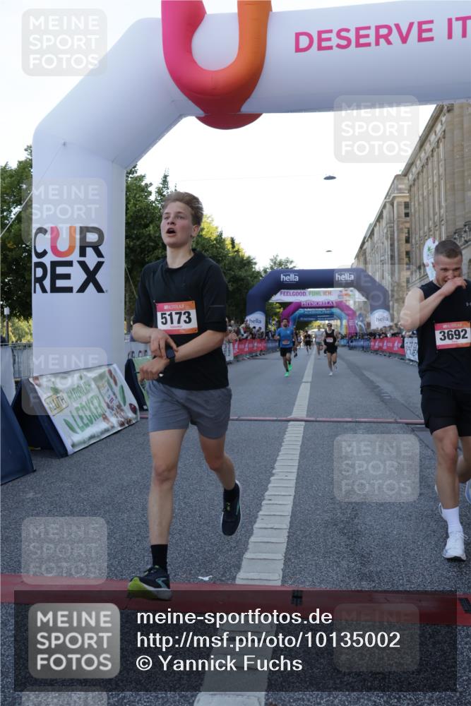 06.09.2026 - CURREX Alsterlauf Yannick Fuchs http://msf.ph/oto/10135002 06.09.2026 09:42:41 Ziel 2729, 3692, 4006, 4607, 4829, 5173, 5811, 6376 meine-sportfotos.de