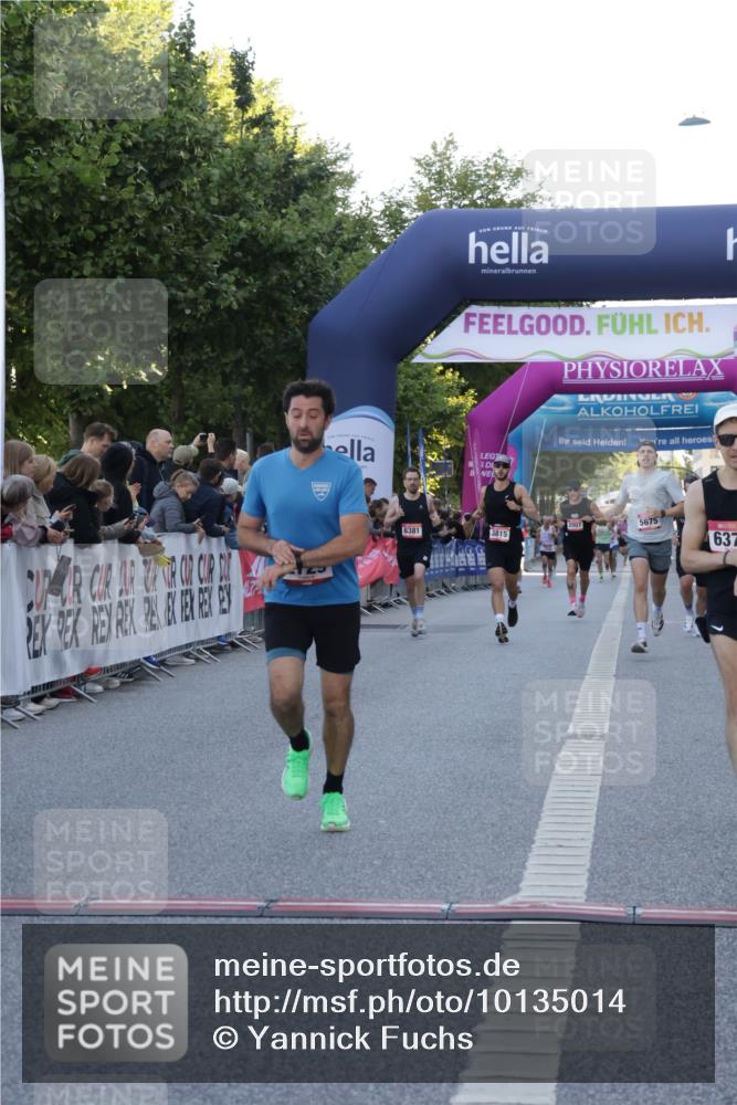 06.09.2026 - CURREX Alsterlauf Yannick Fuchs http://msf.ph/oto/10135014 06.09.2026 09:42:43 Ziel 2729, 3692, 4006, 4607, 4829, 5173, 5675, 5811, 6376 meine-sportfotos.de