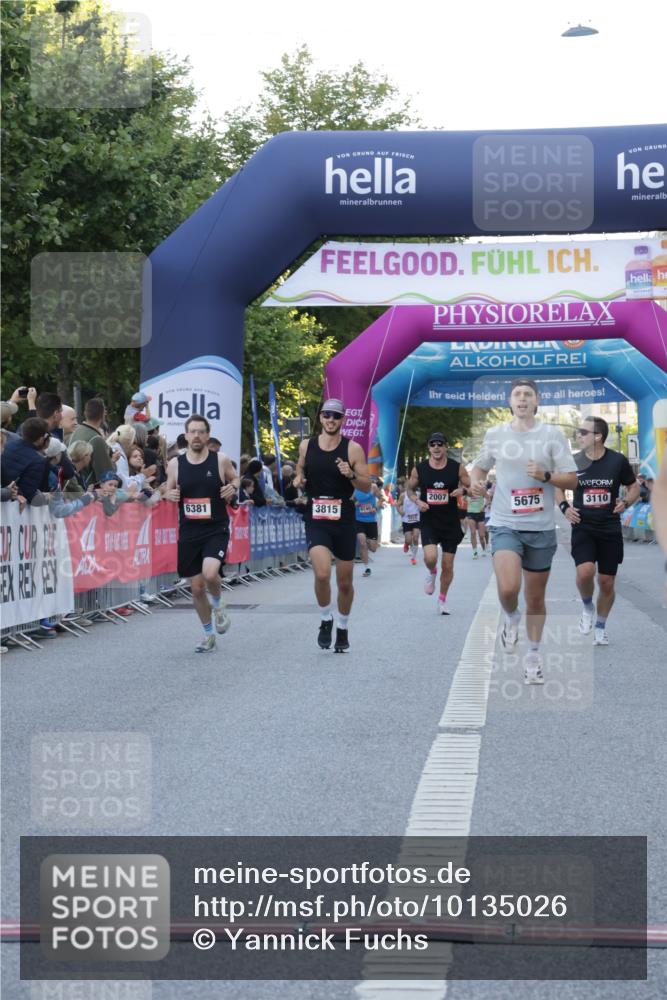 06.09.2026 - CURREX Alsterlauf Yannick Fuchs http://msf.ph/oto/10135026 06.09.2026 09:42:44 Ziel 2729, 3110, 3692, 3815, 4006, 4607, 4829, 5173, 5675, 5811, 6376, 6381 meine-sportfotos.de