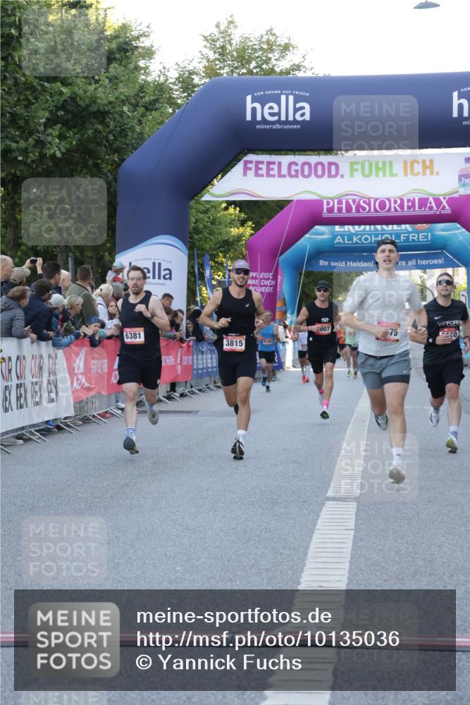 06.09.2026 - CURREX Alsterlauf Yannick Fuchs http://msf.ph/oto/10135036 06.09.2026 09:42:45 Ziel 2729, 3110, 3692, 3815, 4006, 4607, 4829, 5173, 5675, 5811, 6376, 6381 meine-sportfotos.de