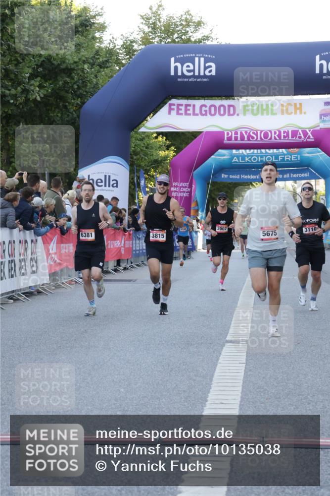 06.09.2026 - CURREX Alsterlauf Yannick Fuchs http://msf.ph/oto/10135038 06.09.2026 09:42:45 Ziel 2729, 3110, 3692, 3815, 4006, 4607, 4829, 5173, 5675, 5811, 6376, 6381 meine-sportfotos.de