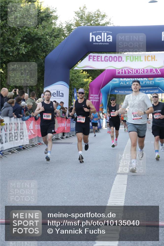 06.09.2026 - CURREX Alsterlauf Yannick Fuchs http://msf.ph/oto/10135040 06.09.2026 09:42:45 Ziel 2729, 3110, 3692, 3815, 4006, 4607, 4829, 5173, 5675, 5811, 6376, 6381 meine-sportfotos.de