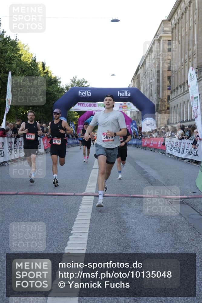 06.09.2026 - CURREX Alsterlauf Yannick Fuchs http://msf.ph/oto/10135048 06.09.2026 09:42:47 Ziel 2007, 2729, 3110, 3815, 4006, 4607, 5173, 5675, 5811, 6376, 6381 meine-sportfotos.de