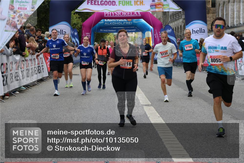 06.09.2026 - CURREX Alsterlauf Strokosch-Dieckow http://msf.ph/oto/10135050 06.09.2026 10:09:02 Ziel 2519, 2679, 2681, 2777, 3036, 4021, 5132, 5252, 5742, 5798, 6116, 6296, 6488, 8055 meine-sportfotos.de