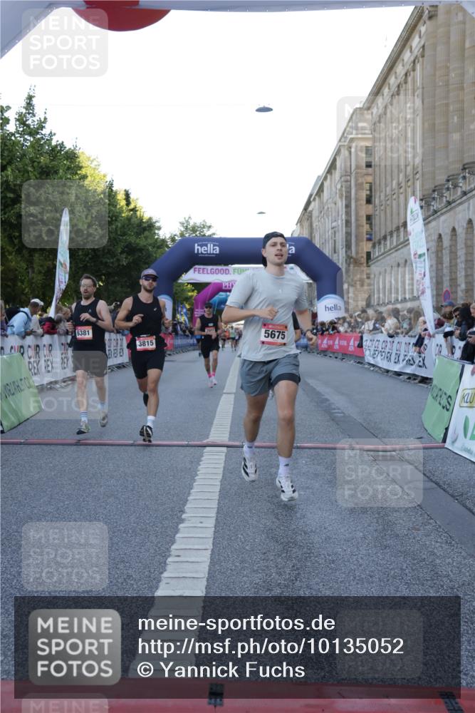 06.09.2026 - CURREX Alsterlauf Yannick Fuchs http://msf.ph/oto/10135052 06.09.2026 09:42:48 Ziel 2007, 2729, 3110, 3815, 4006, 4607, 5173, 5675, 5811, 6376, 6381 meine-sportfotos.de