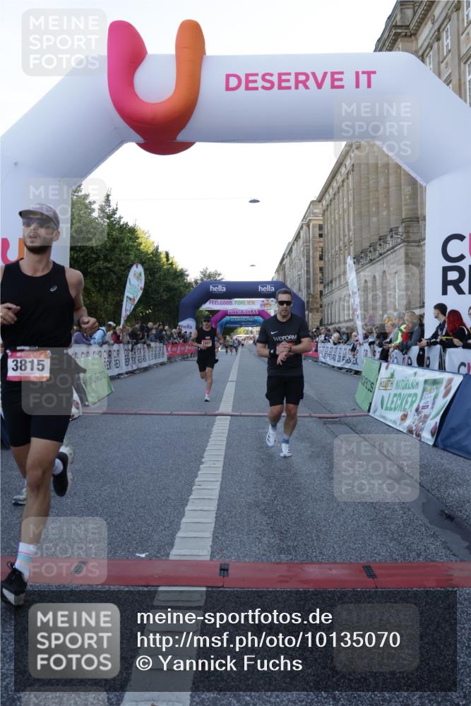 06.09.2026 - CURREX Alsterlauf Yannick Fuchs http://msf.ph/oto/10135070 06.09.2026 09:42:49 Ziel 2007, 2729, 3110, 3815, 4006, 4607, 5675, 6376, 6381 meine-sportfotos.de