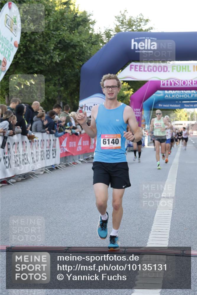 06.09.2026 - CURREX Alsterlauf Yannick Fuchs http://msf.ph/oto/10135131 06.09.2026 09:42:55 Ziel 2007, 2715, 3110, 3815, 5675, 6140, 6381, 6421 meine-sportfotos.de
