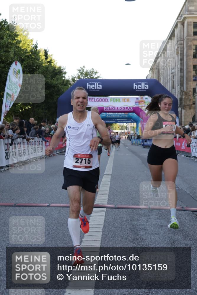 06.09.2026 - CURREX Alsterlauf Yannick Fuchs http://msf.ph/oto/10135159 06.09.2026 09:42:59 Ziel 2715, 3361, 5950, 6140, 6421, 8321 meine-sportfotos.de