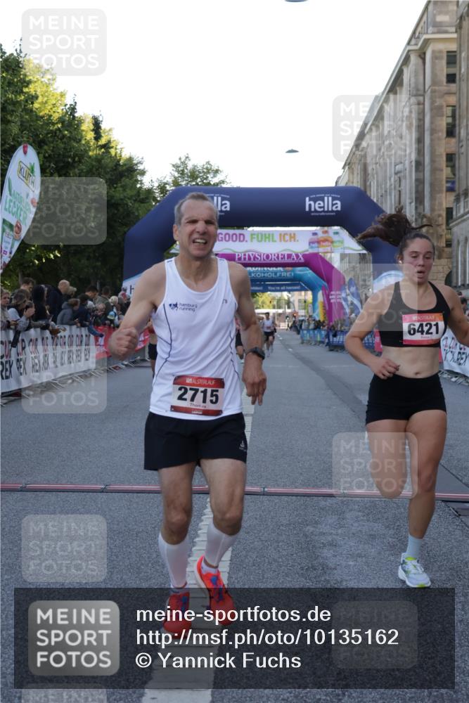 06.09.2026 - CURREX Alsterlauf Yannick Fuchs http://msf.ph/oto/10135162 06.09.2026 09:43:00 Ziel 2715, 3361, 5950, 6140, 6221, 6421, 8321 meine-sportfotos.de