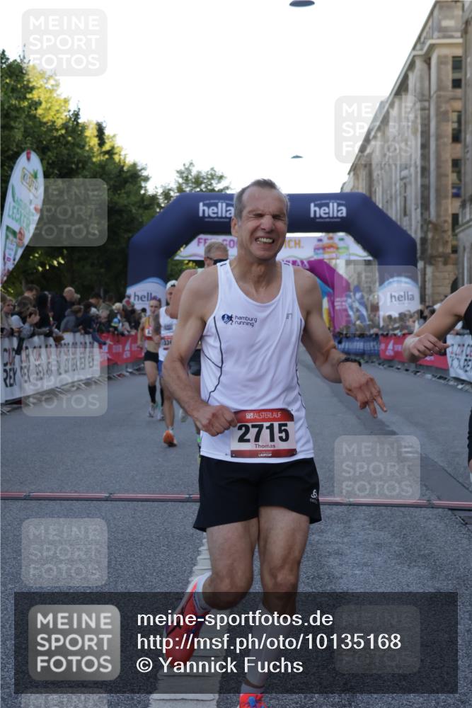 06.09.2026 - CURREX Alsterlauf Yannick Fuchs http://msf.ph/oto/10135168 06.09.2026 09:43:00 Ziel 2715, 3361, 5950, 6140, 6221, 6421, 8321 meine-sportfotos.de