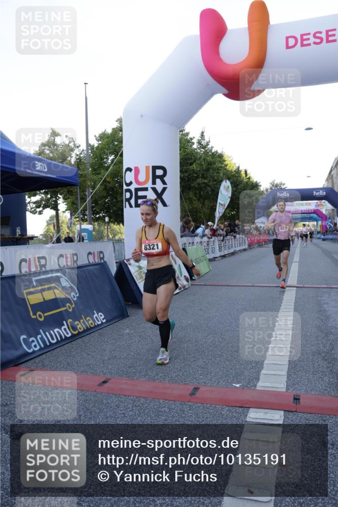 06.09.2026 - CURREX Alsterlauf Yannick Fuchs http://msf.ph/oto/10135191 06.09.2026 09:43:04 Ziel 2715, 3361, 5325, 5950, 6221, 6421, 8321 meine-sportfotos.de