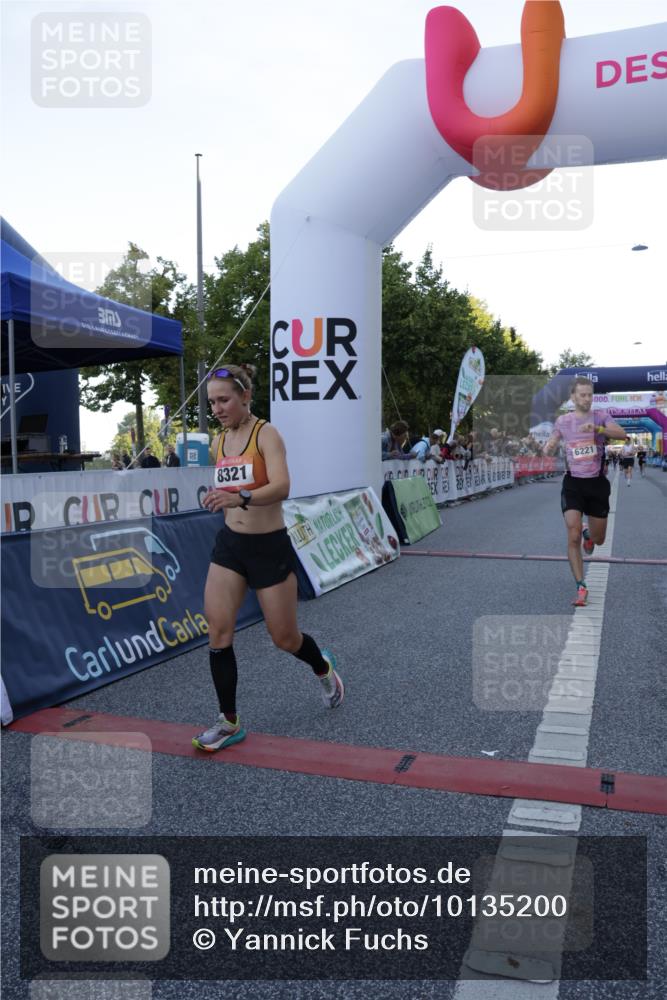 06.09.2026 - CURREX Alsterlauf Yannick Fuchs http://msf.ph/oto/10135200 06.09.2026 09:43:05 Ziel 2715, 3361, 3753, 5325, 5950, 6221, 6421, 8321 meine-sportfotos.de