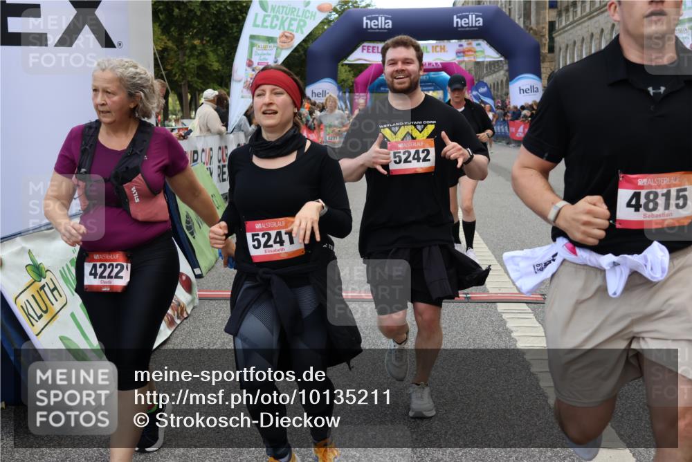 06.09.2026 - CURREX Alsterlauf Strokosch-Dieckow http://msf.ph/oto/10135211 06.09.2026 10:09:26 Ziel 2082, 2201, 2466, 2707, 2919, 3332, 3573, 4222, 4280, 4815, 5126, 5241, 6070, 8271, 8294 meine-sportfotos.de