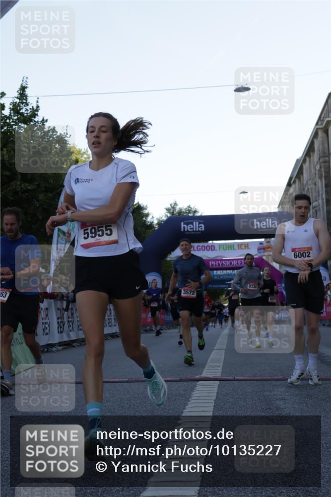 06.09.2026 - CURREX Alsterlauf Yannick Fuchs http://msf.ph/oto/10135227 06.09.2026 09:43:11 Ziel 2137, 2907, 3572, 3753, 5325, 5776, 5904, 5952, 5955, 5963, 6002, 6221, 8233, 8330 meine-sportfotos.de