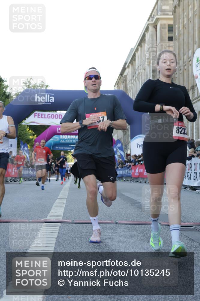 06.09.2026 - CURREX Alsterlauf Yannick Fuchs http://msf.ph/oto/10135245 06.09.2026 09:43:15 Ziel 2137, 2907, 3366, 3572, 3753, 5325, 5649, 5776, 5904, 5952, 5955, 5963, 6002, 8233, 8330 meine-sportfotos.de