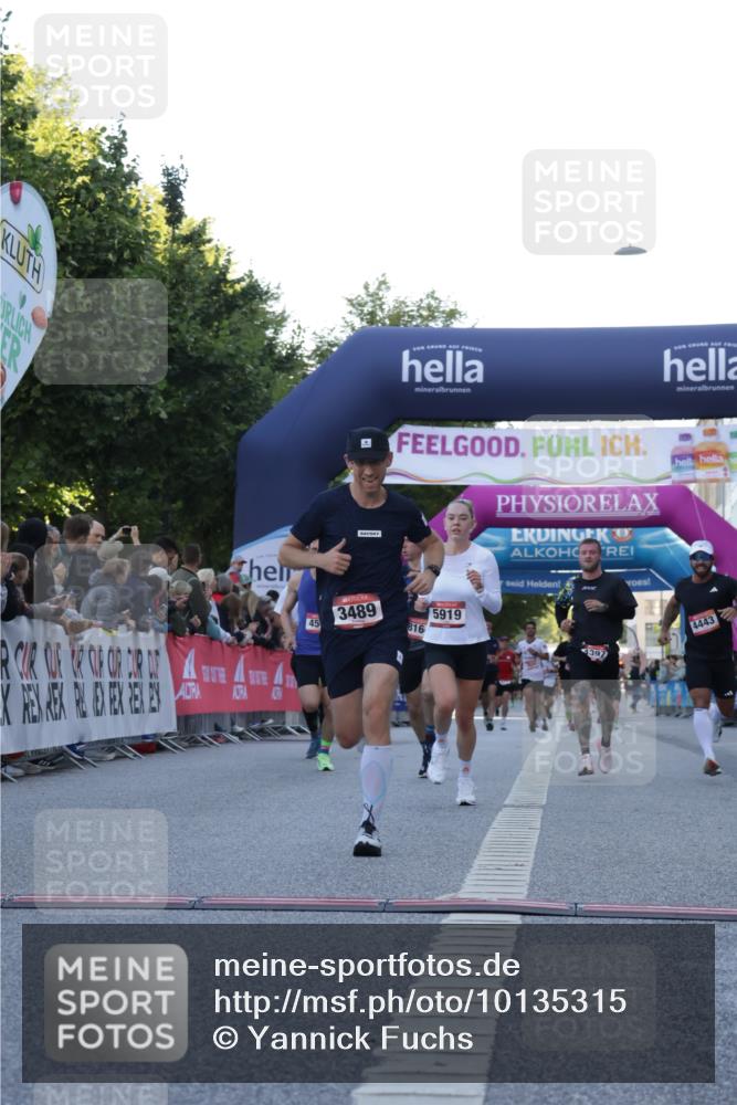 06.09.2026 - CURREX Alsterlauf Yannick Fuchs http://msf.ph/oto/10135315 06.09.2026 09:43:23 Ziel 3366, 3489, 4016, 4397, 4443, 4505, 4988, 5649, 5776, 5919, 5952, 6104, 6192, 6267, 6326, 8164 meine-sportfotos.de
