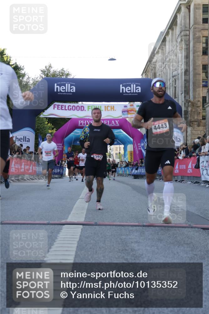06.09.2026 - CURREX Alsterlauf Yannick Fuchs http://msf.ph/oto/10135352 06.09.2026 09:43:26 Ziel 3366, 3489, 3814, 4016, 4089, 4397, 4443, 4505, 4988, 5649, 5919, 6104, 6192, 6267, 6326, 8164 meine-sportfotos.de