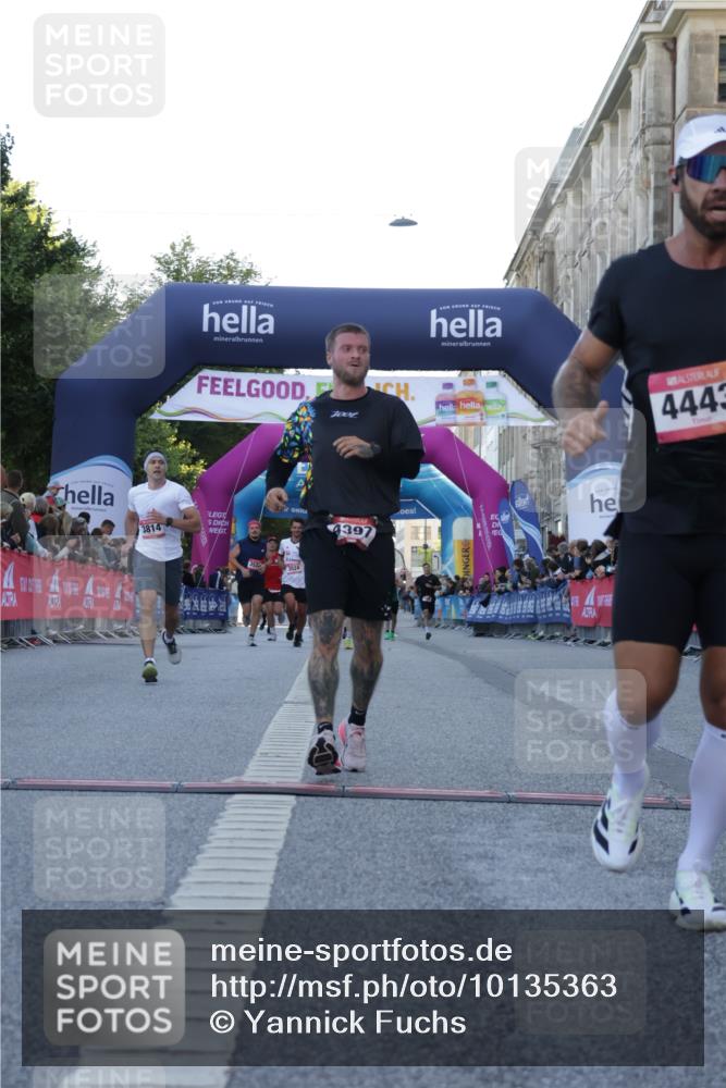 06.09.2026 - CURREX Alsterlauf Yannick Fuchs http://msf.ph/oto/10135363 06.09.2026 09:43:27 Ziel 3489, 3814, 4016, 4089, 4397, 4443, 4505, 4988, 5919, 6104, 6192, 6267, 6326, 8164 meine-sportfotos.de