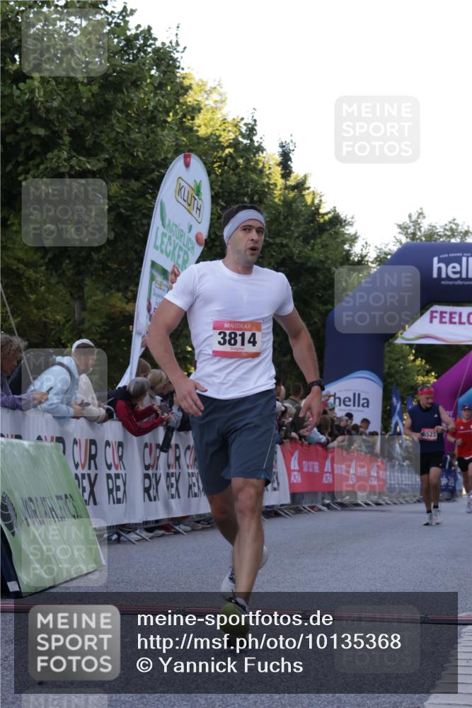 06.09.2026 - CURREX Alsterlauf Yannick Fuchs http://msf.ph/oto/10135368 06.09.2026 09:43:30 Ziel 3489, 3523, 3524, 3814, 4089, 4397, 4443, 4505, 5370, 5919, 6192, 8164 meine-sportfotos.de