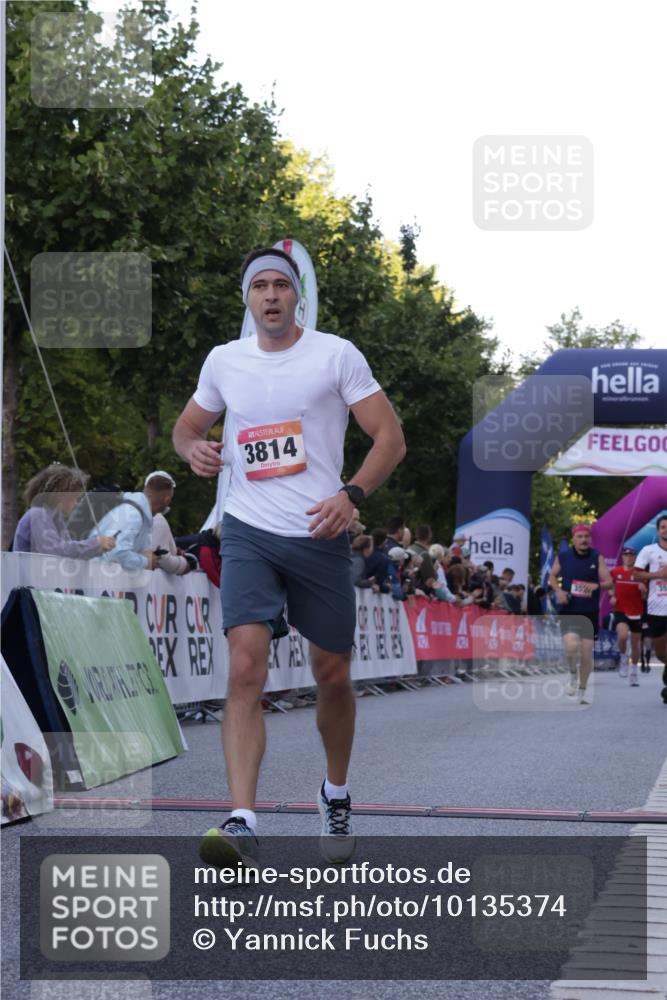 06.09.2026 - CURREX Alsterlauf Yannick Fuchs http://msf.ph/oto/10135374 06.09.2026 09:43:30 Ziel 3489, 3523, 3524, 3814, 4089, 4397, 4443, 4505, 5370, 5919, 6192, 8164 meine-sportfotos.de