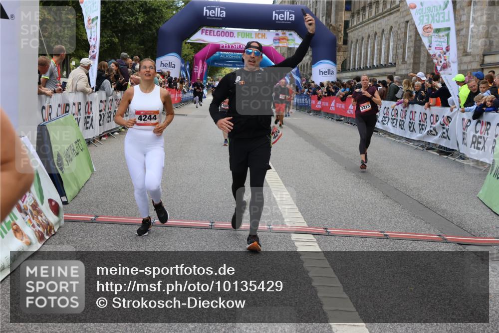 06.09.2026 - CURREX Alsterlauf Strokosch-Dieckow http://msf.ph/oto/10135429 06.09.2026 10:10:01 Ziel 2467, 3163, 3213, 3326, 4242, 4244, 4507, 5733 meine-sportfotos.de