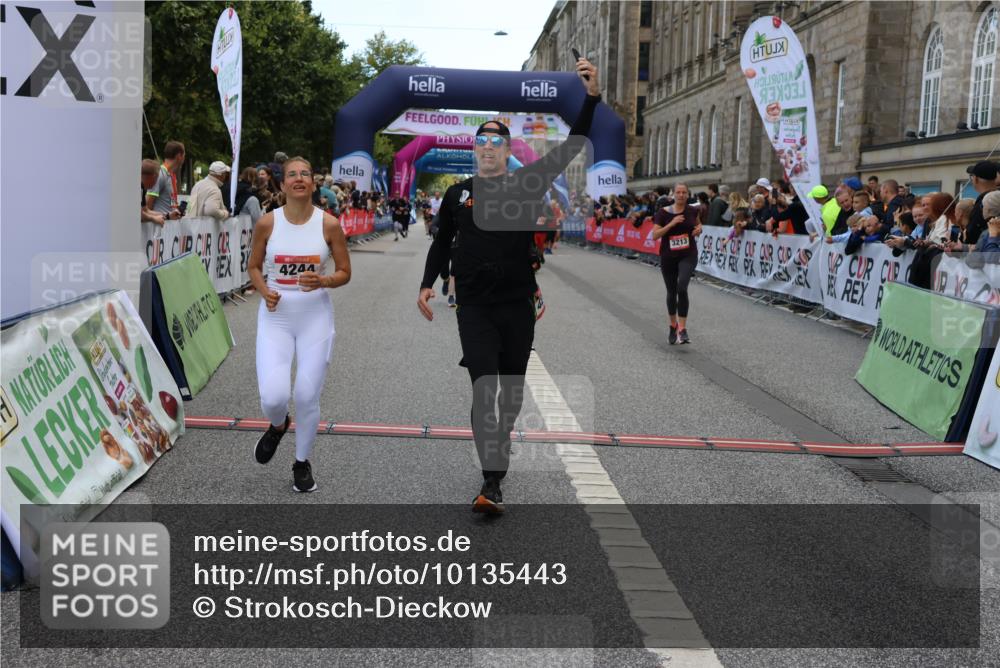 06.09.2026 - CURREX Alsterlauf Strokosch-Dieckow http://msf.ph/oto/10135443 06.09.2026 10:10:01 Ziel 2467, 3163, 3213, 3326, 4242, 4244, 4507, 5733 meine-sportfotos.de