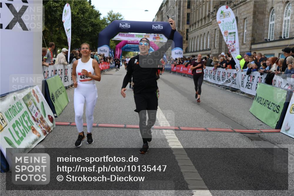 06.09.2026 - CURREX Alsterlauf Strokosch-Dieckow http://msf.ph/oto/10135447 06.09.2026 10:10:01 Ziel 2467, 3163, 3213, 3326, 4242, 4244, 4507, 5733 meine-sportfotos.de