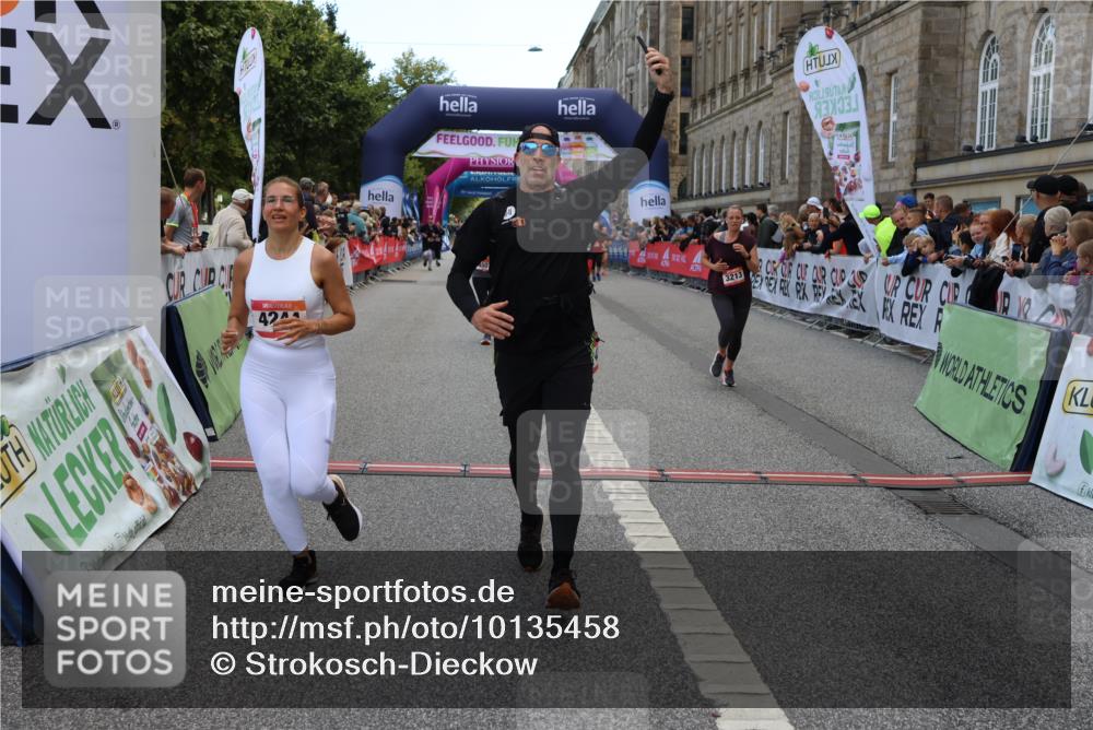 06.09.2026 - CURREX Alsterlauf Strokosch-Dieckow http://msf.ph/oto/10135458 06.09.2026 10:10:01 Ziel 2467, 3163, 3213, 3326, 4242, 4244, 4507, 5733 meine-sportfotos.de