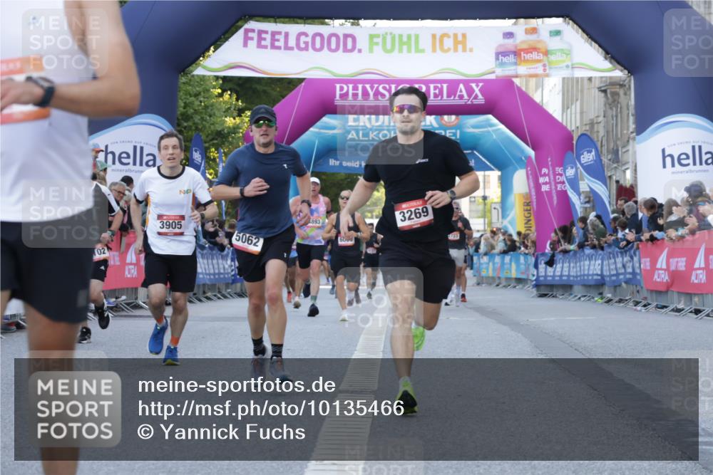 06.09.2026 - CURREX Alsterlauf Yannick Fuchs http://msf.ph/oto/10135466 06.09.2026 09:43:56 Ziel 2198, 2398, 3269, 3646, 3905, 3960, 5062, 5348, 5680, 5873, 5874, 6004, 6102 meine-sportfotos.de