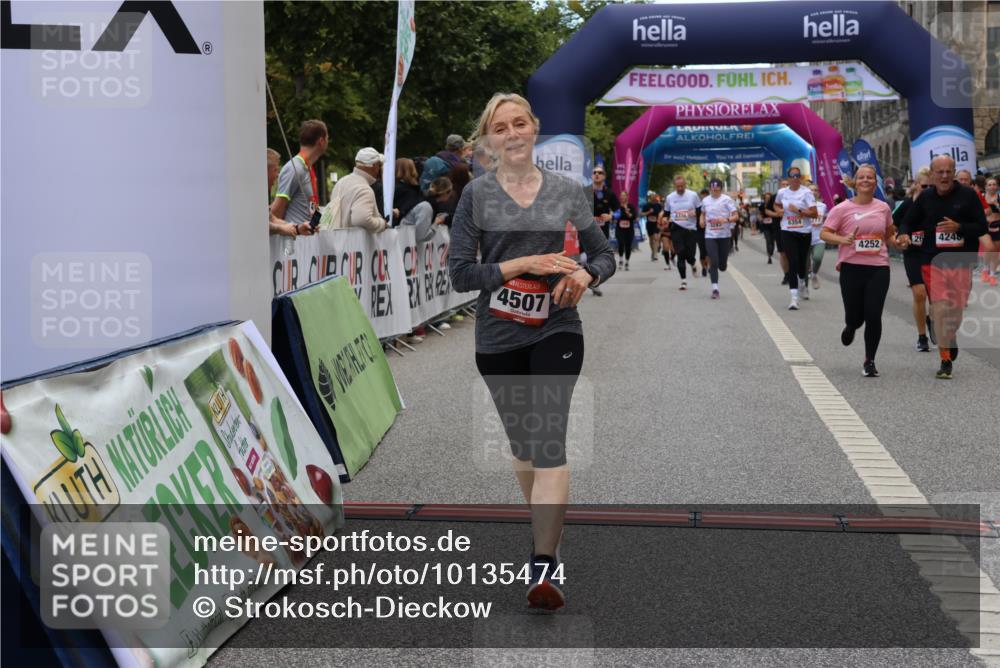 06.09.2026 - CURREX Alsterlauf Strokosch-Dieckow http://msf.ph/oto/10135474 06.09.2026 10:10:05 Ziel 2057, 2607, 2634, 3163, 3213, 3277, 3283, 4242, 4244, 4248, 4252, 4507, 5733 meine-sportfotos.de
